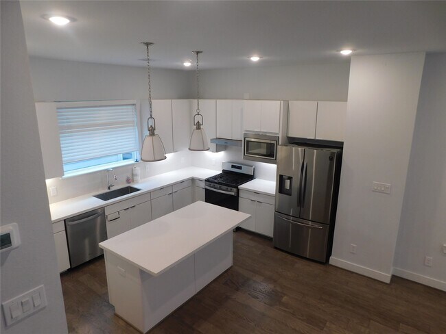 Building Photo - 4223 Eli St