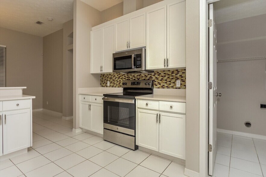 Building Photo - 2304 Golf Manor Blvd