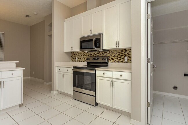 Building Photo - 2304 Golf Manor Blvd