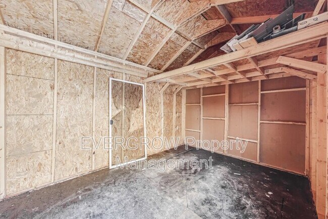 Building Photo - 226 Creekway Ct