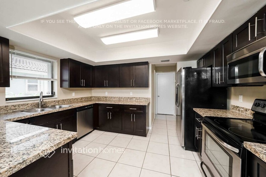 Building Photo - 22888 Greenview Terrace