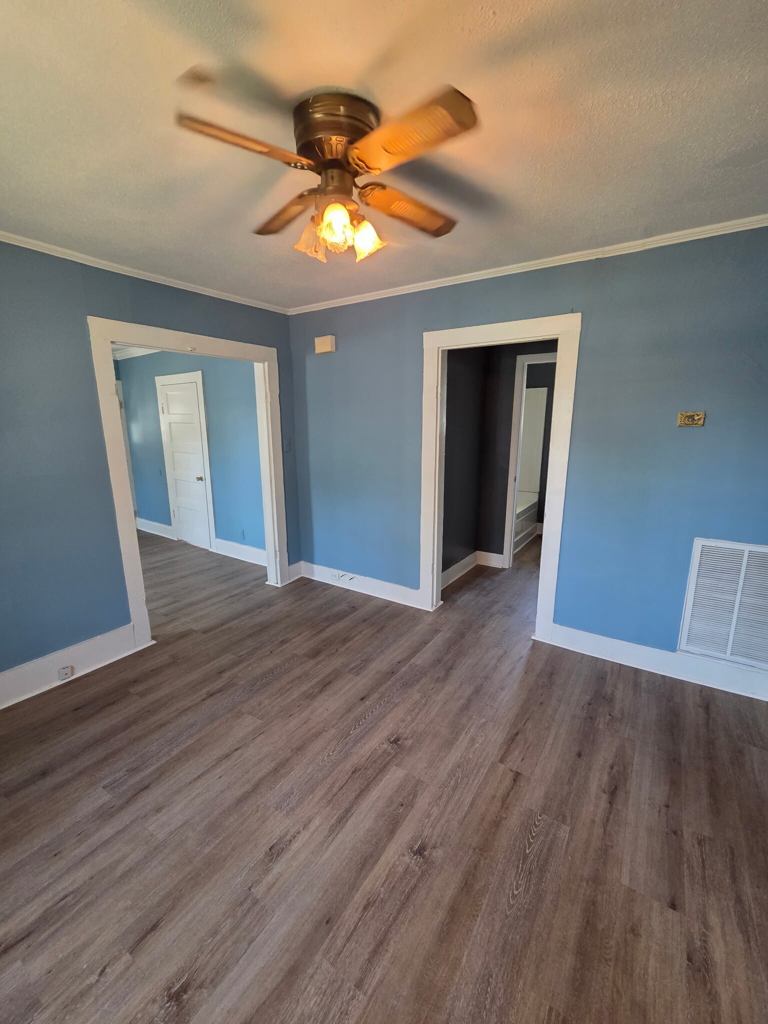 Common area - 545 Salley St