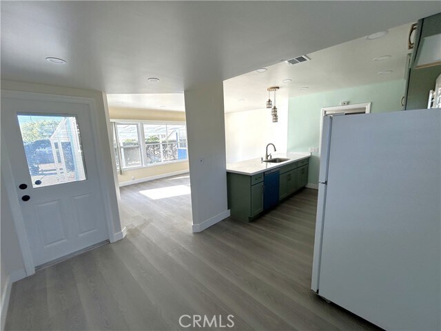 Building Photo - 522 W 4th St