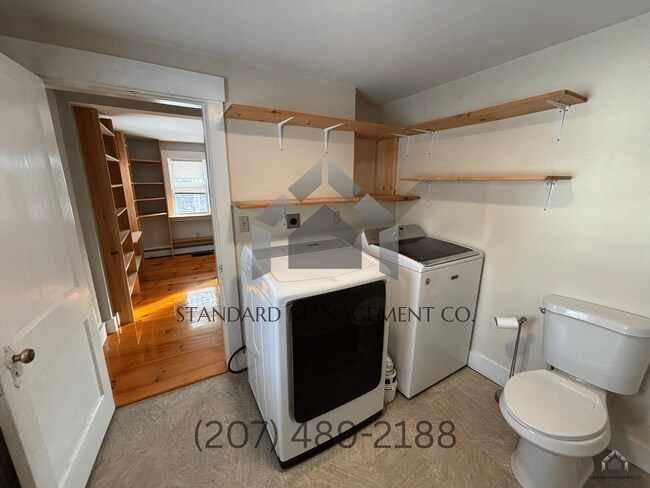 Building Photo - Sun-Filled 2-Bedroom Home with Garage – Pittston