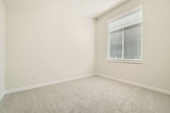 Building Photo - Newly Remodeled 3Bed/3Bath Home in the Hea...