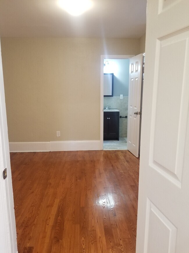 Building Photo - 108 Park Ave