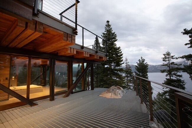 Building Photo - Architectural gem