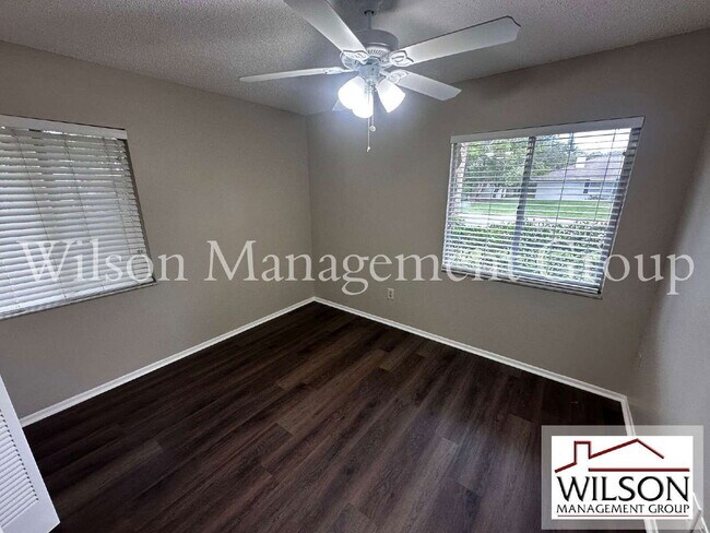 Building Photo - 321 Redwing Way