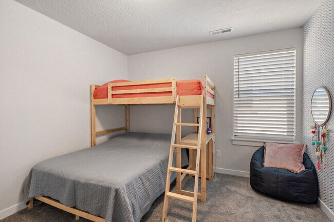 Building Photo - 3384 NW 14th Ave