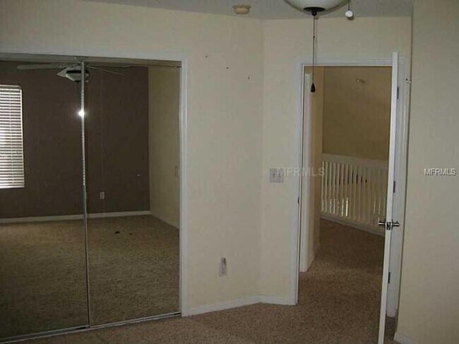 Building Photo - UCF Area 4 bedrooms/2.5 baths with 2 Car Garage on a Cul-De-Sack