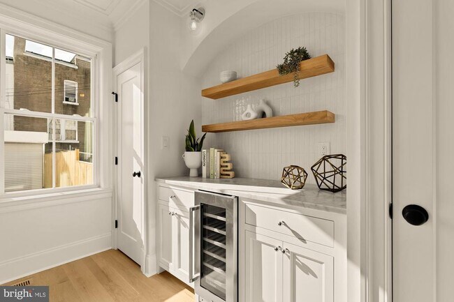 Building Photo - 4830 8th St NW