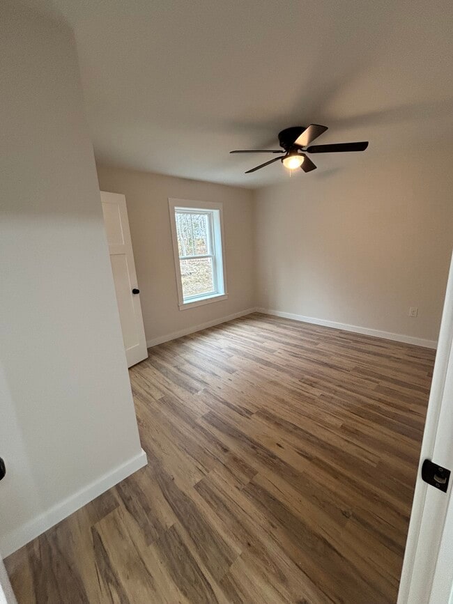 Building Photo - 20 Pond Rd