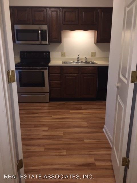 Building Photo - 2 br, 2.5 bath House - 3309 Coachman's Way