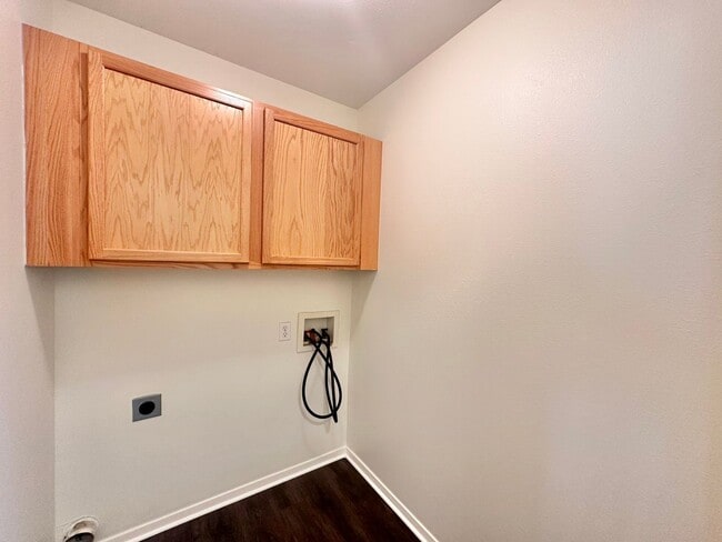Building Photo - 3-Bedroom Home on Corner Lot in Whitehouse...
