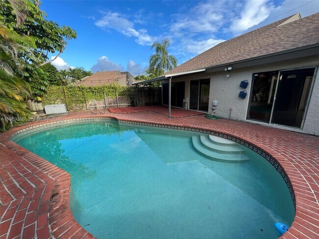 Building Photo - 7512 SW 95th Pl