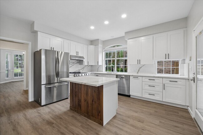 Building Photo - 23107 Lodgepoint Dr