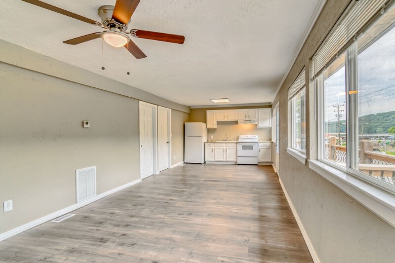 Building Photo - 2806 MO-76