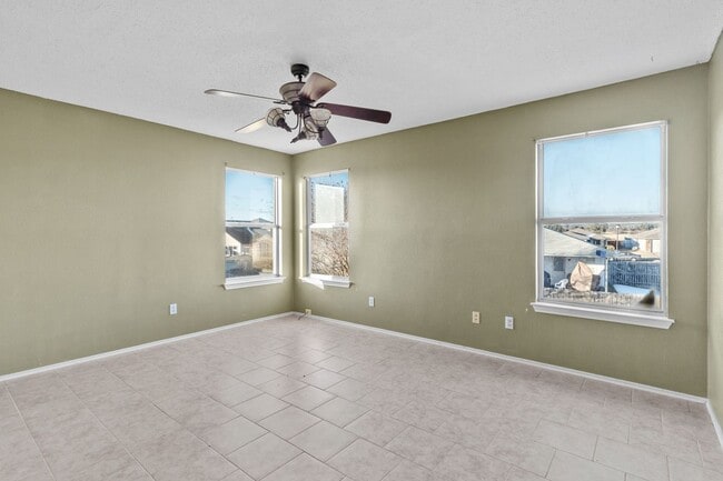 Building Photo - 2313 Garrett Dr