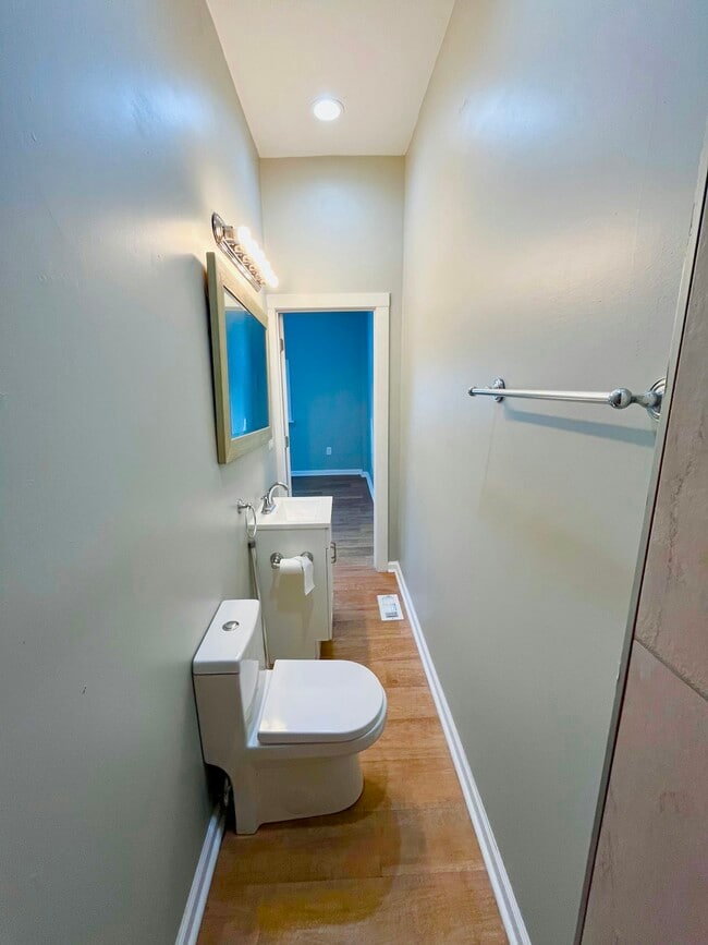 Building Photo - 1518 Howard St