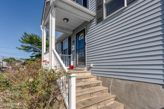 Building Photo - 37 Monmouth Ave
