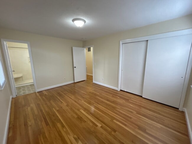 Building Photo - Saluda Gardens Home