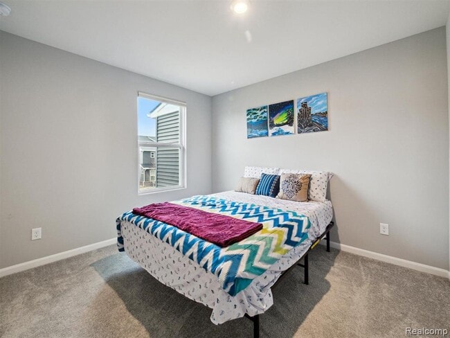 Building Photo - 4765 Glenora Dr