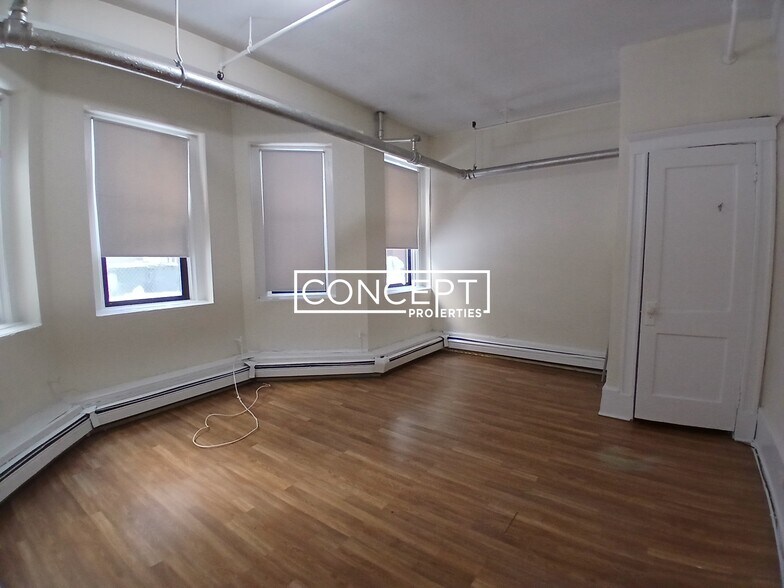 Building Photo - 1144 Commonwealth Ave