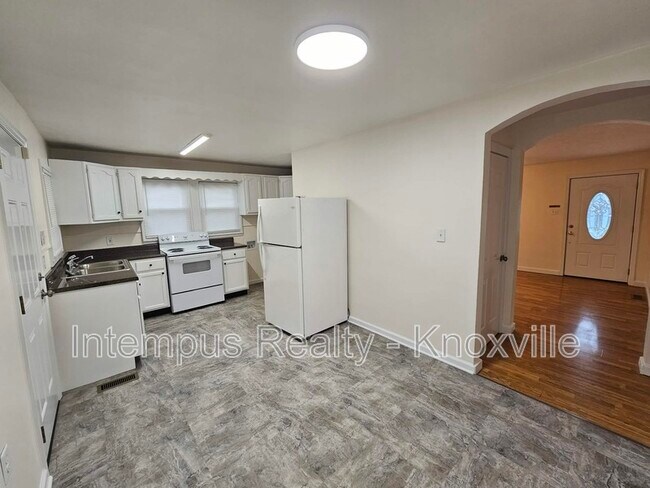 Building Photo - 323 Chickamauga Ave