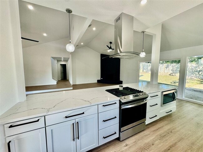 Building Photo - 9506 Stonebridge Dr