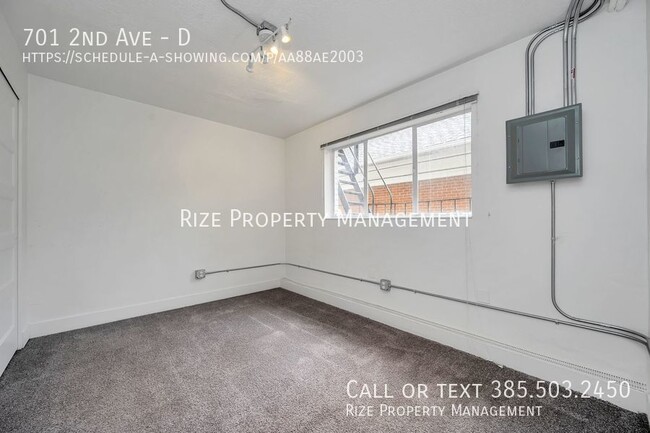 Building Photo - Spacious Top Floor Avenues 1 BR With Priva...