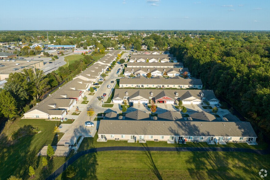 Aerial Photo - Redwood Fort Wayne Maplecrest Road