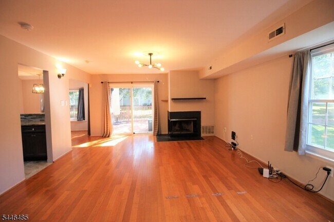 Building Photo - 83 Winchester Way