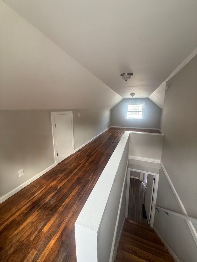 Building Photo - 778 E Archwood Ave