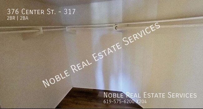 Building Photo - 376 Center St