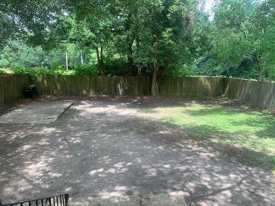 Building Photo - 210 Pinehill Dr