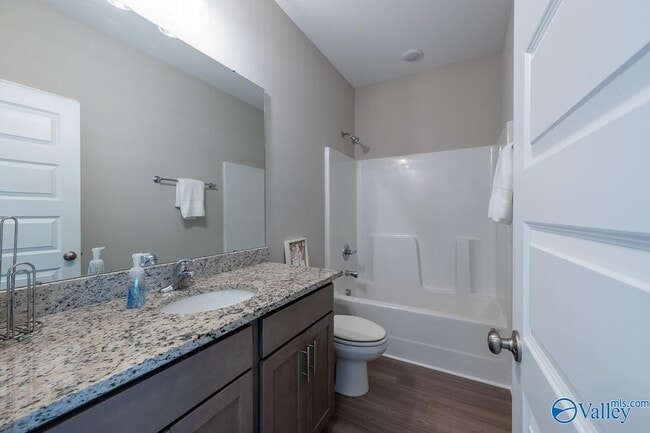 Building Photo - 106 Elaina Grey Ct