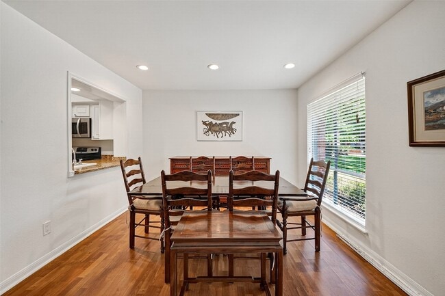 Building Photo - 6466 Bayou Glen Rd