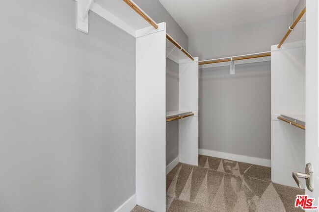 Building Photo - 11851 Laurelwood Dr