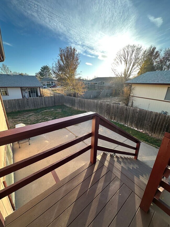 Building Photo - EM1304