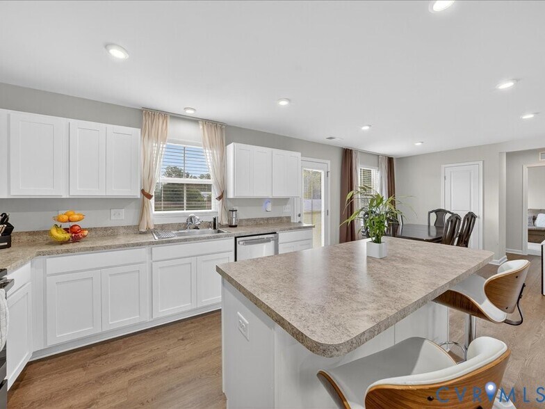 Building Photo - 4905 Gerald Dr