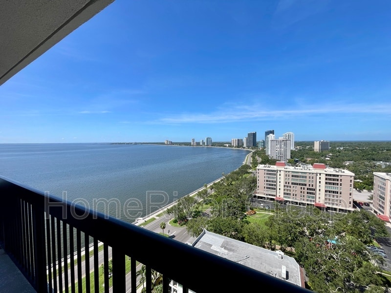 Building Photo - 2413 Bayshore Blvd