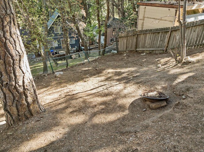 Building Photo - 1219 Scenic Way