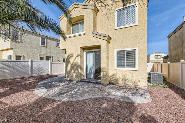 Building Photo - 3645 Lakeside Villas Ave