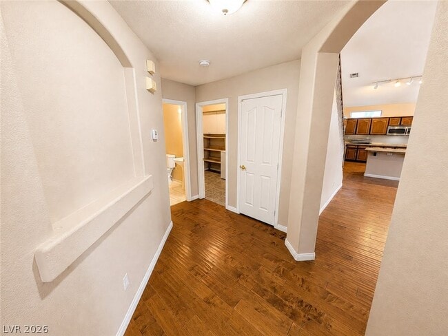 Building Photo - 1108 Ventura Hills St