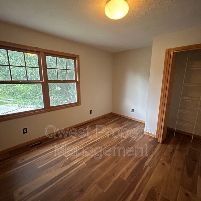 Building Photo - 6722 Avalon Dr SE