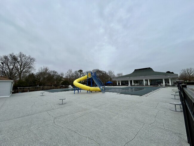 Building Photo - 3565 Dandelion Cres