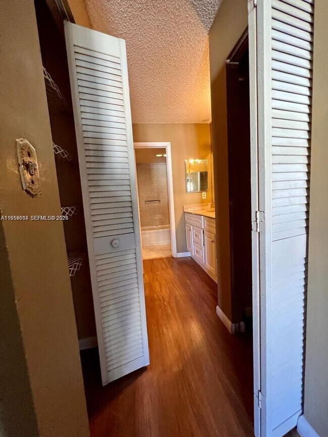 Building Photo - 3300 Spanish Moss Terrace