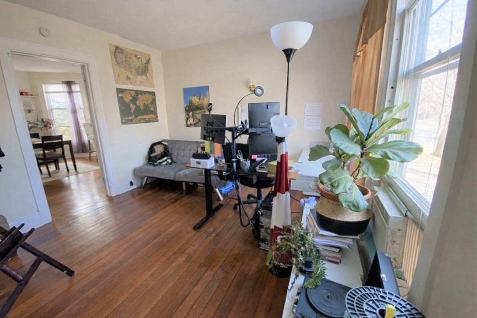 Building Photo - 215 Center St