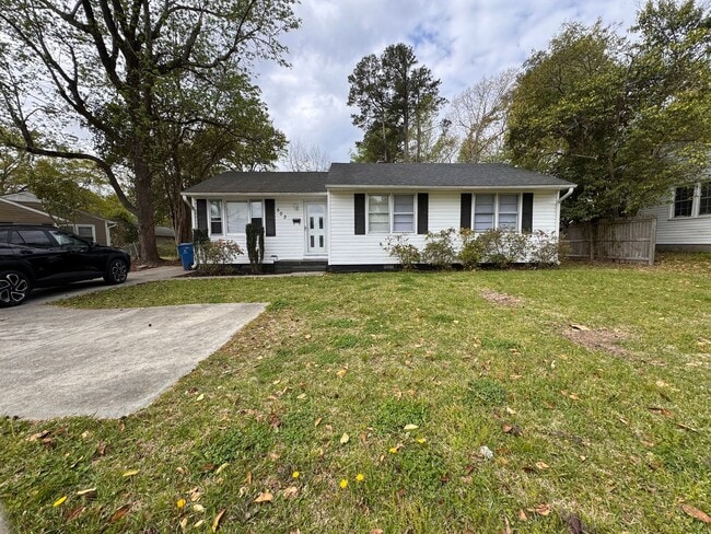 Building Photo - 503 Henderson Dr