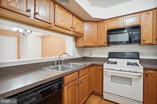 Building Photo - 6084 Netherton St